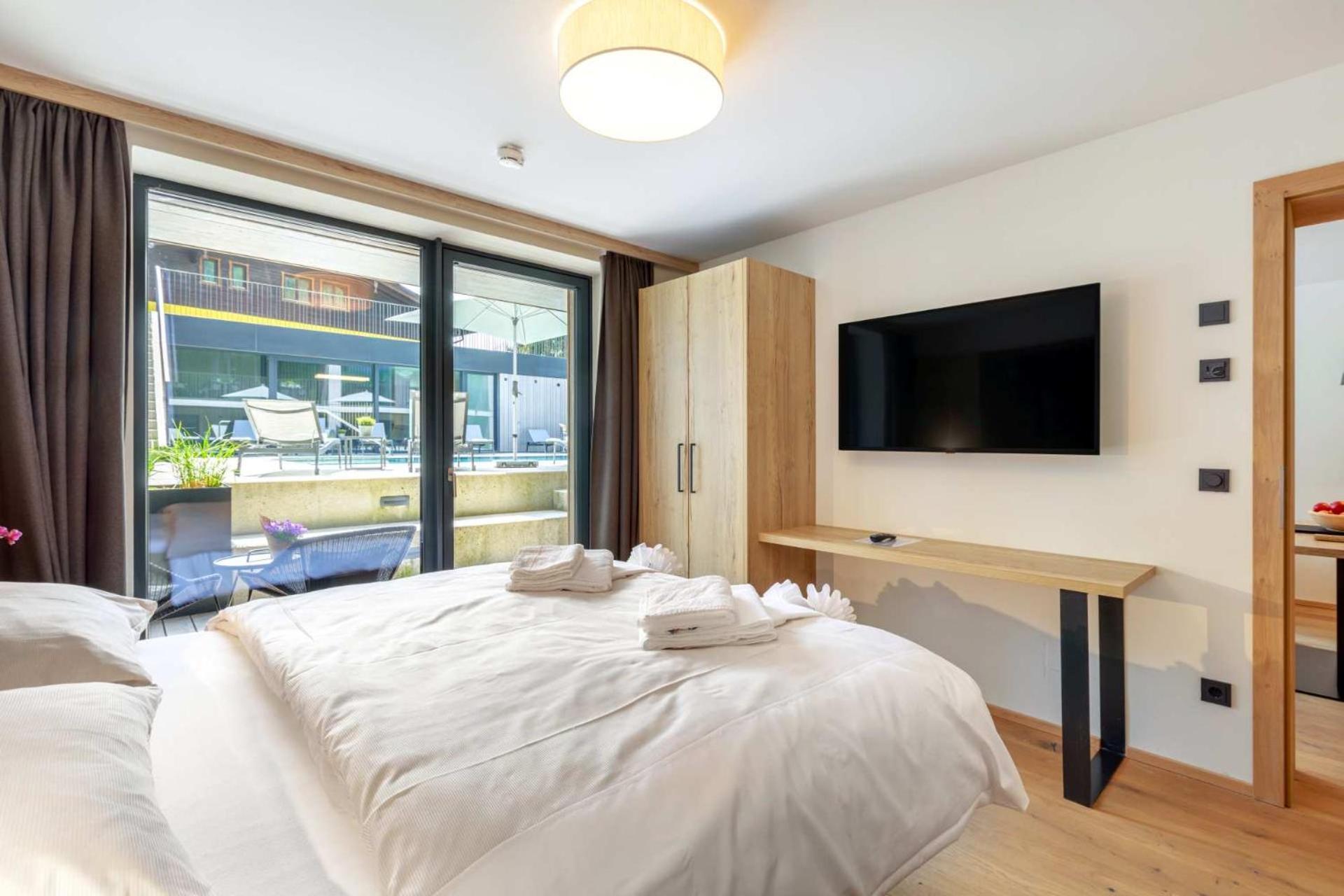 Emma Deluxe Aparthotel Ganzjaehrig Beheizter Aussenpool Piesendorf Pokoj fotografie